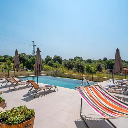 Vila Paris
